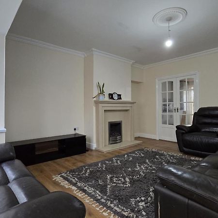 Entire Three Bedroom House In Birmingham Zewnętrze zdjęcie